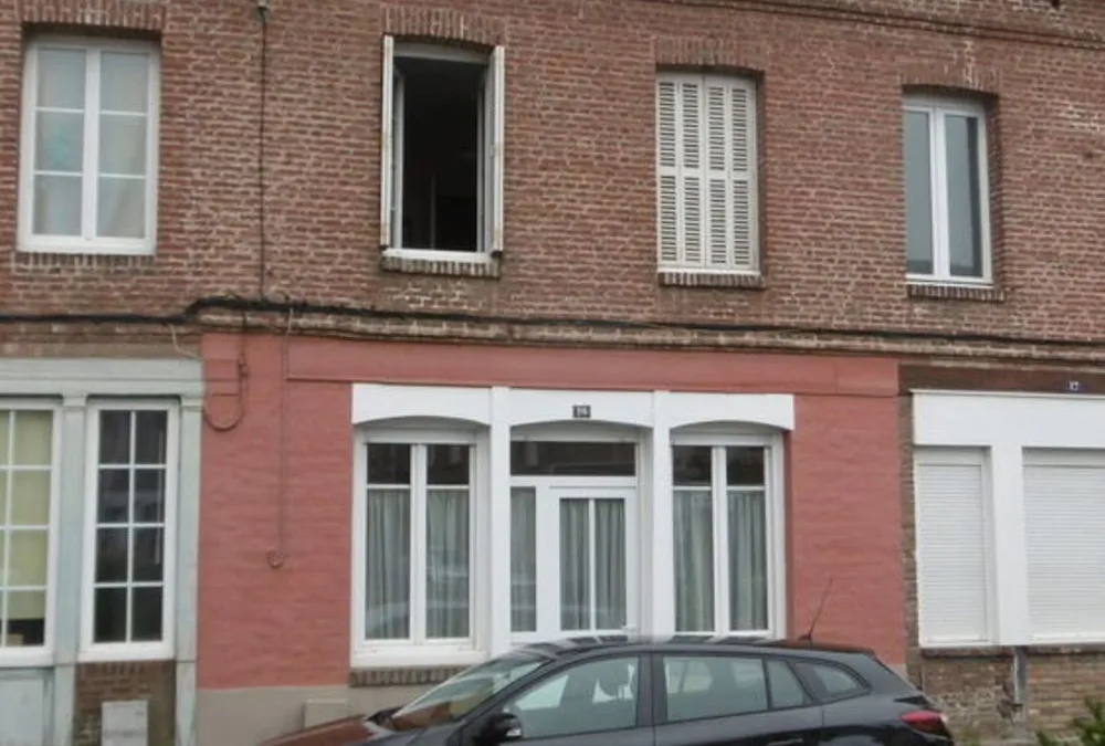 Photo 1