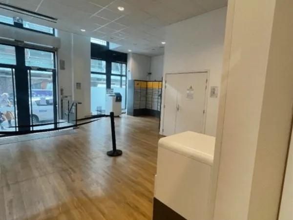 Boutique 2 pièces 293 m²