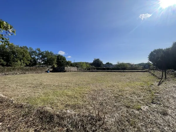 Terrain en individuel 720 m²
