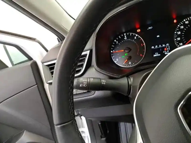 Renault Clio blue dci 100 - 21n — photo 69