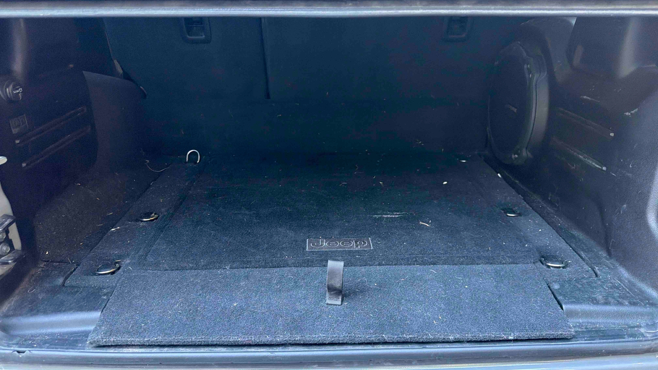Jeep Wrangler Unlimited 4xe 2.0 l T 380 ch PHEV 4x4 BVA8 — photo 13