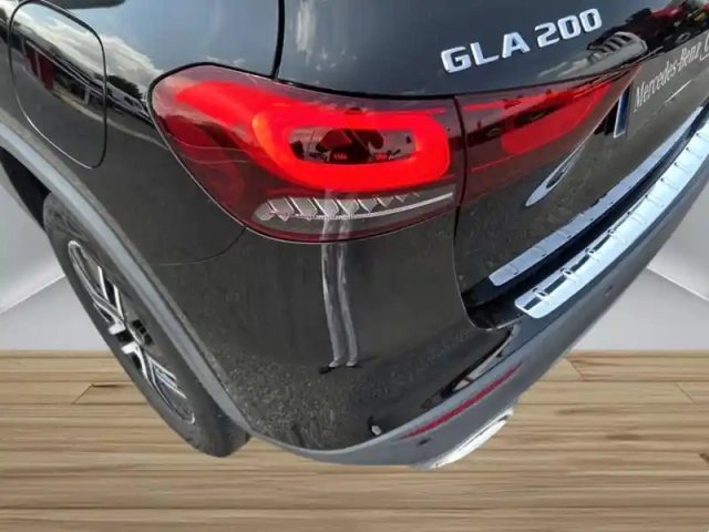 Mercedes Gla 200 progressive line — photo 10