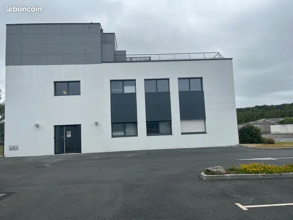 Immeuble de bureaux - Saint Martin des Champs - 417m²