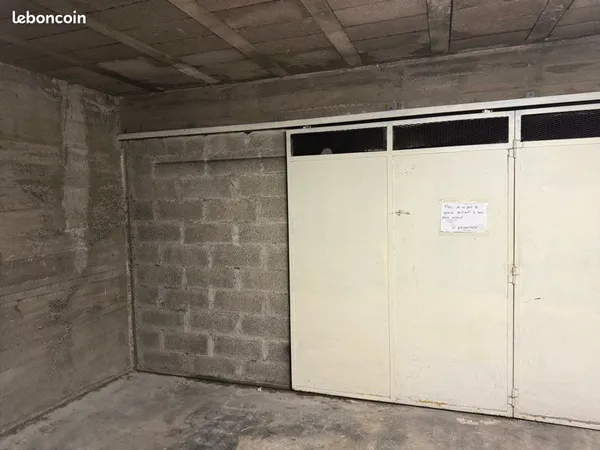 Location box de 22m2 pour emplacements 2 roues (motos, scooter...)
