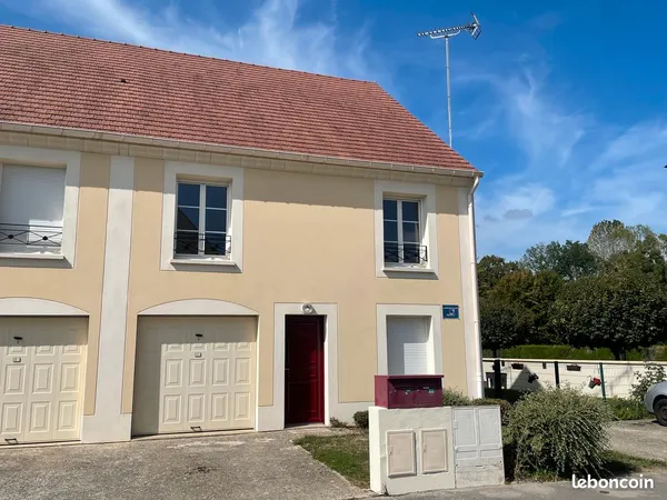 Clairoix Appartement 3 pièces de 68,90 m² avec balcon et garage
