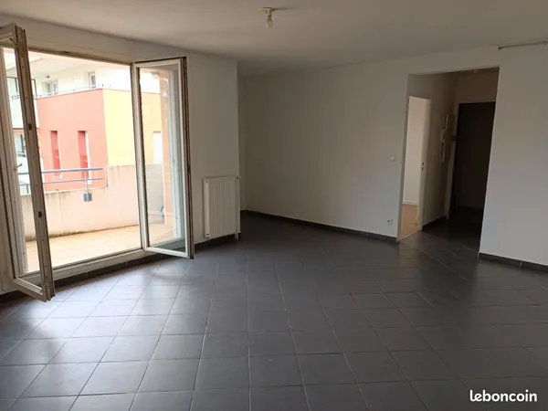 Appartement T4 - 75,80m² - 3ème étage - 59201012