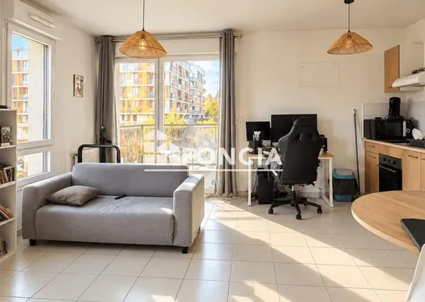 APPARTEMENT 2 PIECES AVEC TERRASSE ET PARKING SOUS-SOL