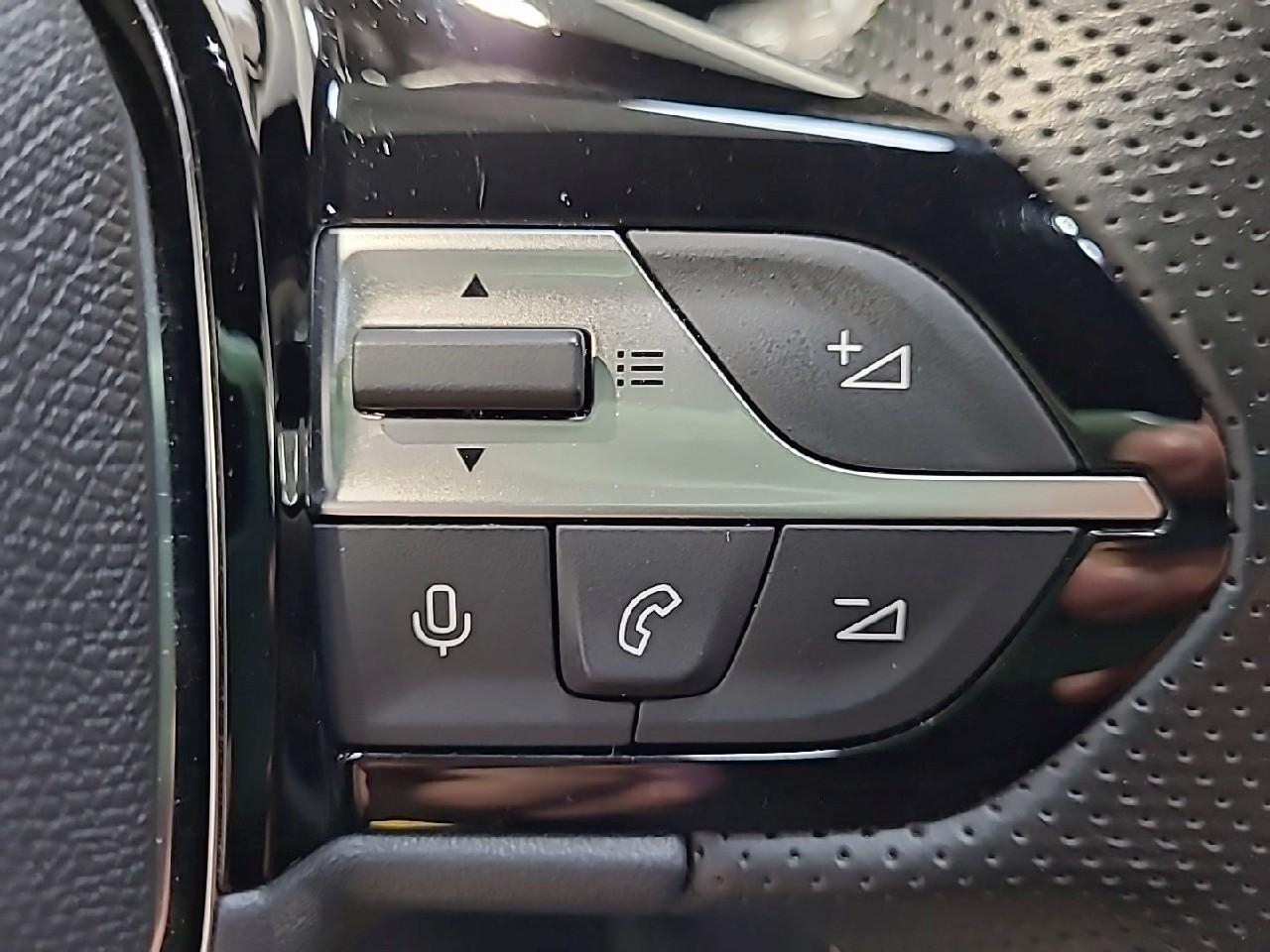 Peugeot 308 sw phev 180 e-eat8 gt — photo 26