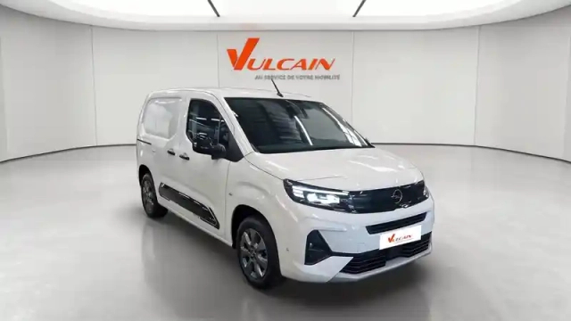 Opel Combo cargo m diesel 130 ch aut. — photo 9