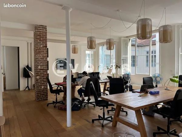Bureau 192 m²