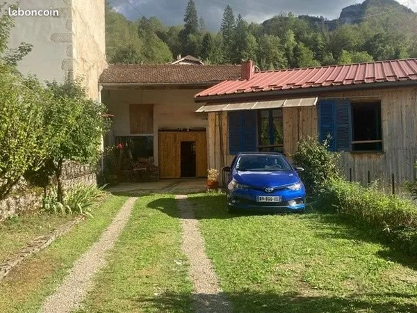 Maison 11 pièces 246 m²