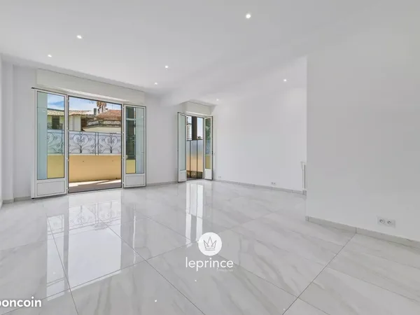 Bureaux 47 m² Nice
