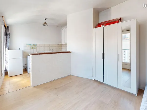 Studio 1 pièce 24 m²