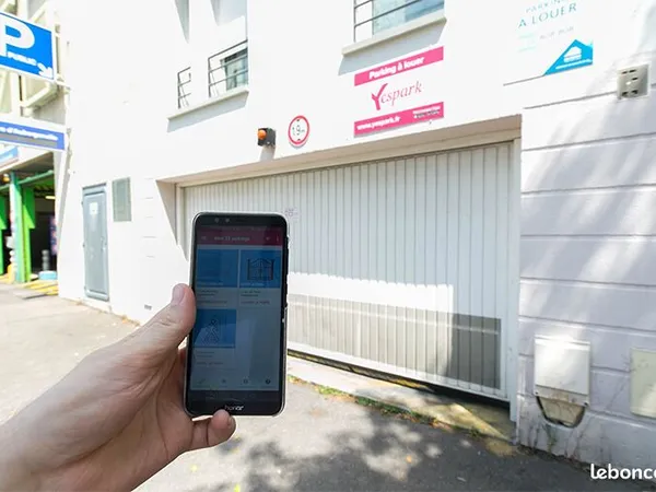 Parking Aubergenville