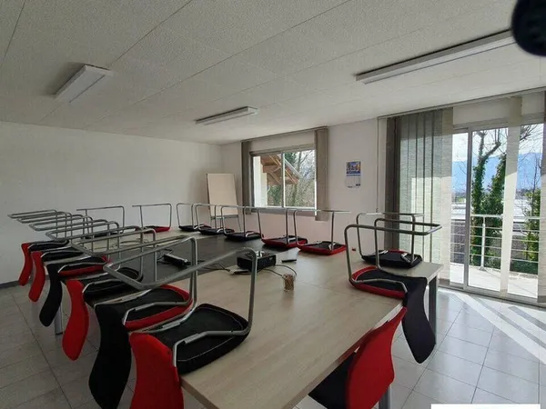 Local d'activité 550 m²