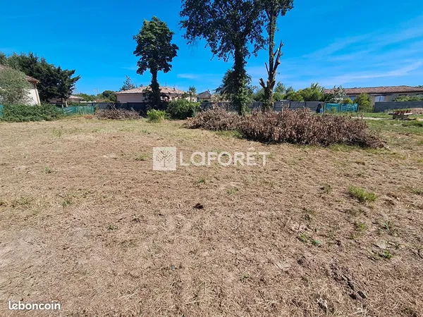 Terrain 913 m² FRONTON