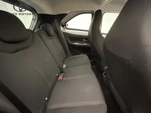 Toyota Aygo 1.0 s-cvt 72 dynamic — photo 15