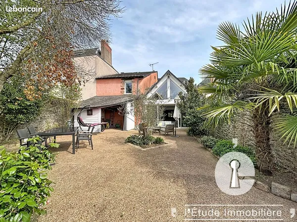 Propriété 10 pièces 233 m²