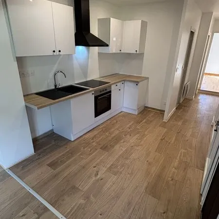Appartement T3 rénové 59 m² avec cour fermée - centre Ambérieu