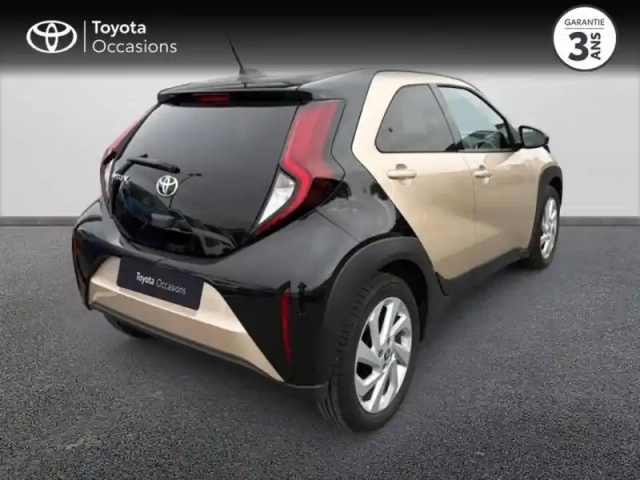 Toyota Aygo x 1.0 vvt-i 72ch design s-cvt — photo 2