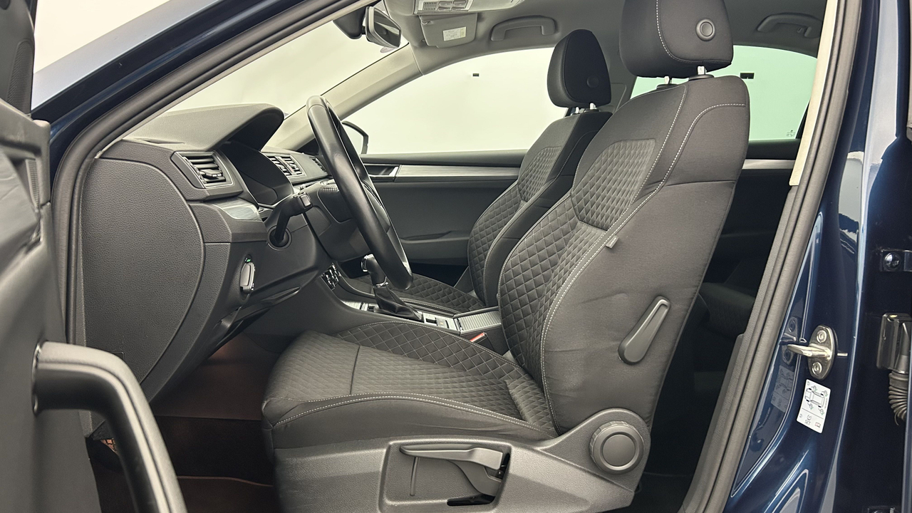 Skoda Superb 1.4 TSI PHEV 218 ch DSG6 — photo 18