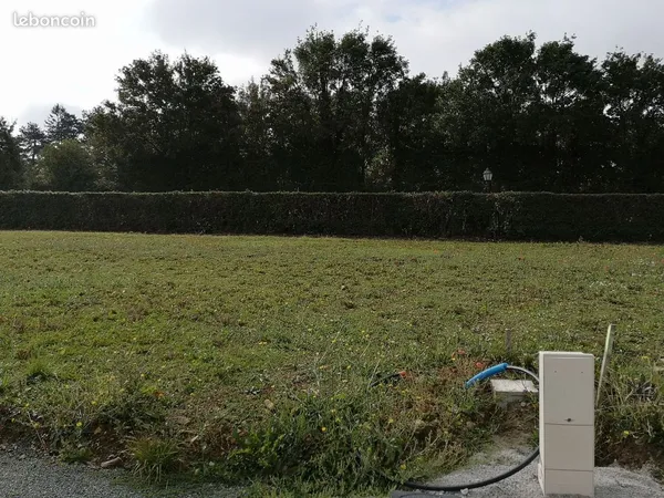 Terrain à bâtir de 699 m² à BOURG-LE-ROI (72)