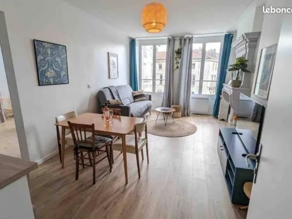Appartement 8 pièces 164 m²