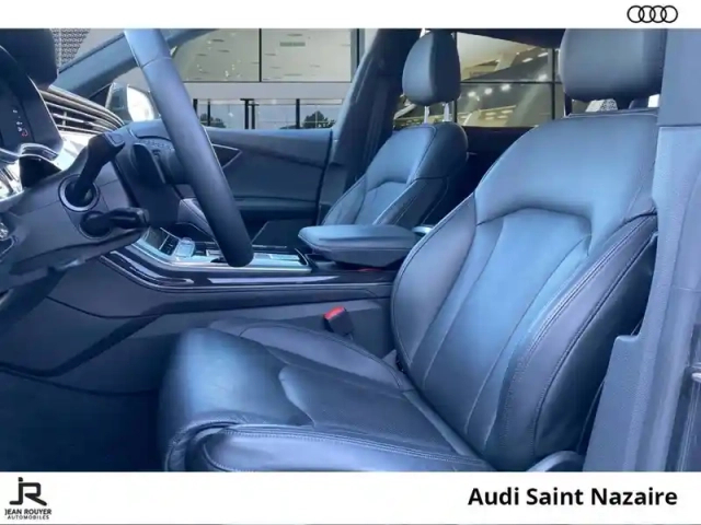 Audi Q8 55 tfsi e 381 tiptronic 8 quattro — photo 15