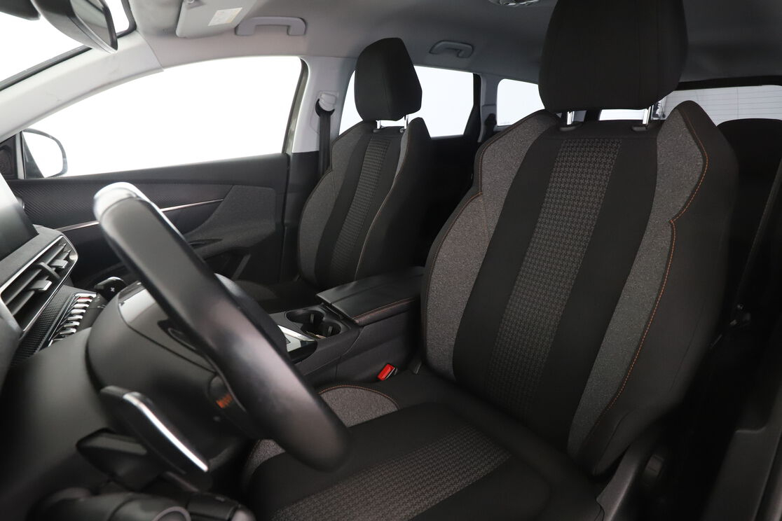 Peugeot 5008 1.6 Blue-HDi Active EAT6 — photo 9