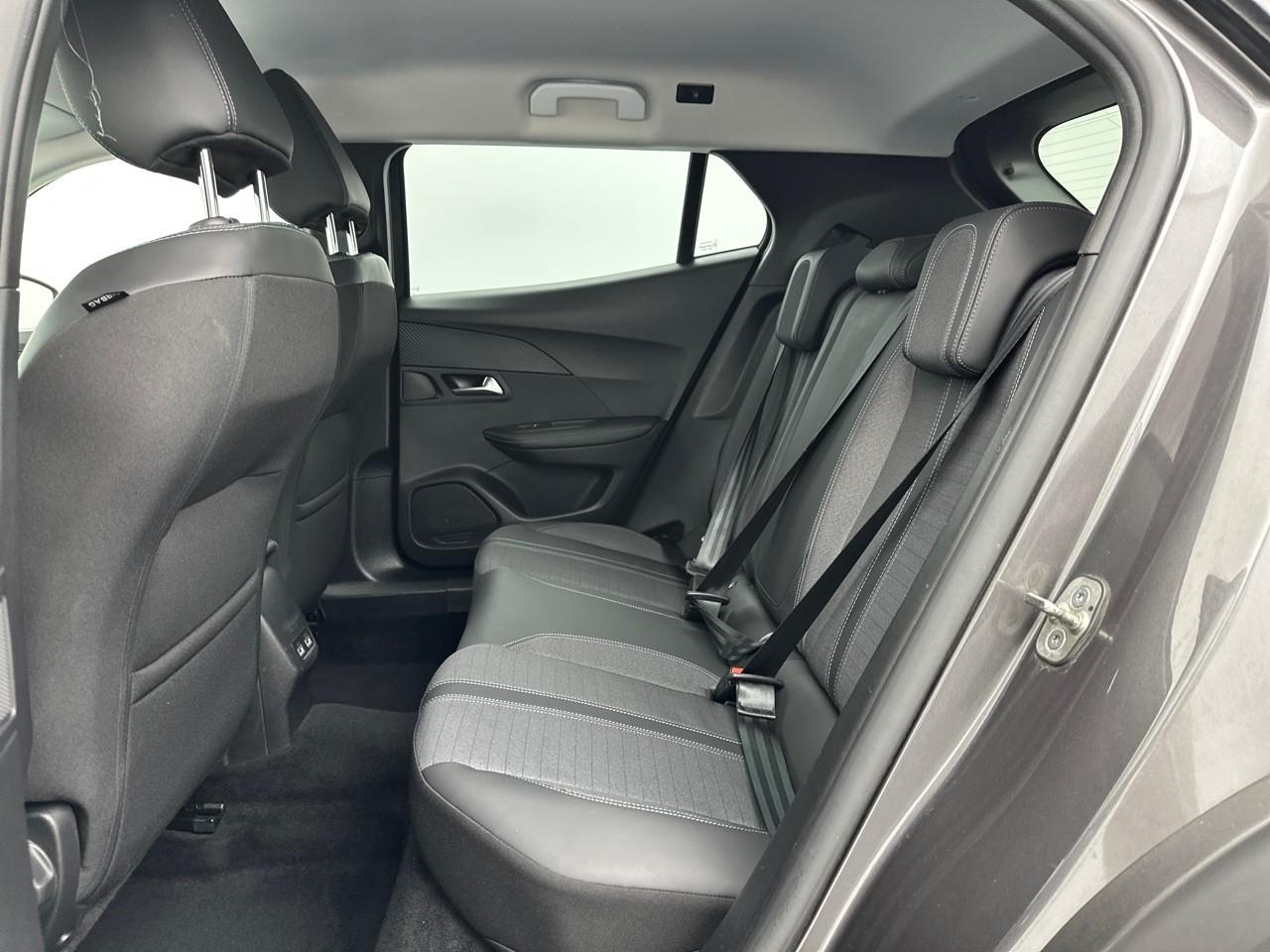 Peugeot 2008 puretech 100 s&s bvm6 allure — photo 12