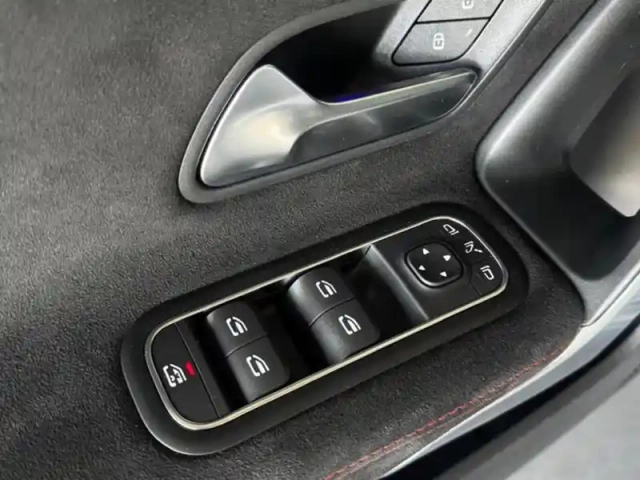 Mercedes Classe A 200 d amg line — photo 40