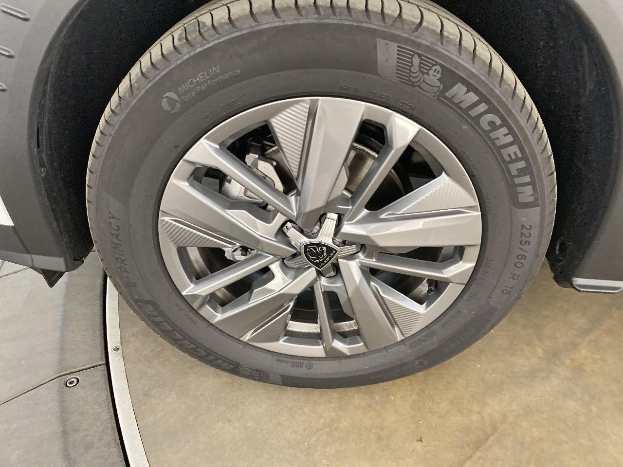 Peugeot 5008 hybrid 145 ch e-dcs6 allure — photo 11