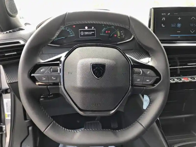 Peugeot 2008 hybrid 110 e-dcs6 — photo 9