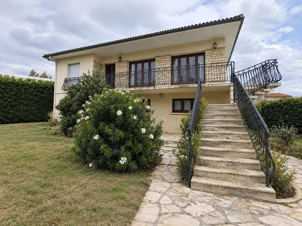 Maison 6 pièces 212 m²