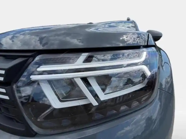 Dacia Duster 1.5 blue dci 115ch  journey 4x4 — photo 25