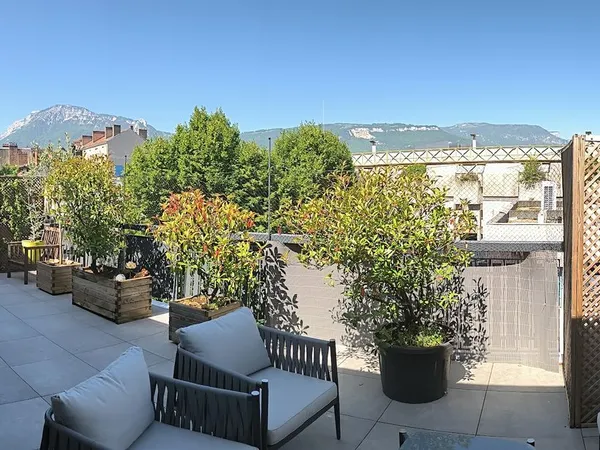 Appartement T3 avec grande terrasse Grenoble Alsace Lorraine - Berriat