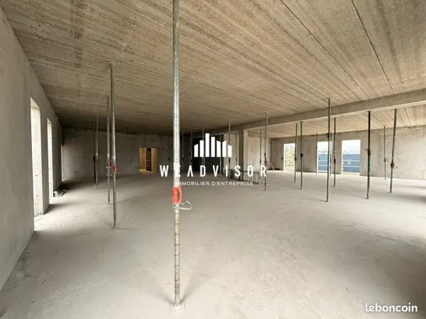 BUREAUX 218 m² SAINT CYR SUR LOIRE