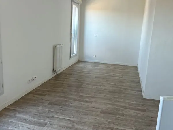Vends studio avec locataire en place