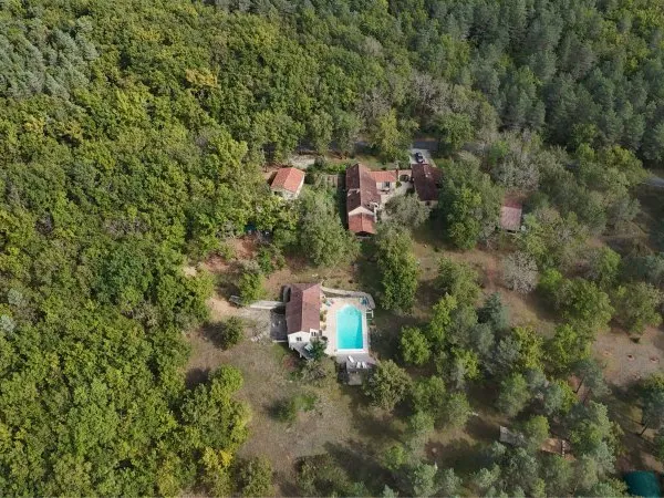 Vend propriété de charme avec Maison principale, 2 chambres d'hôtes et 2 gîtes