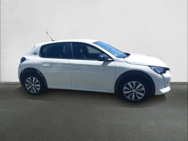 Peugeot 208 electrique 50 kwh 136ch — photo 4