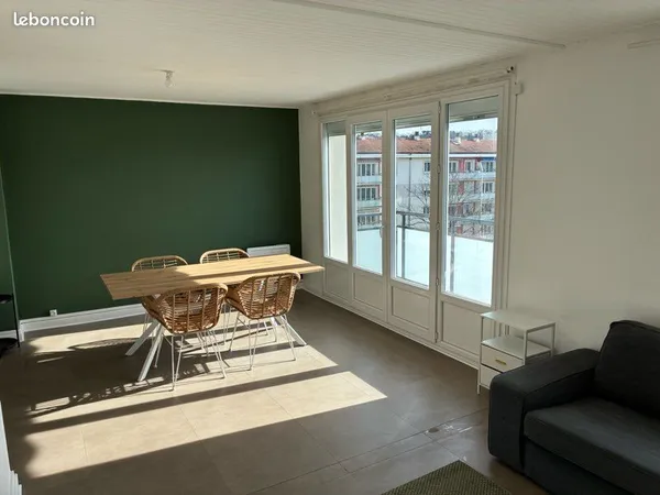 T3 meublé 65 m² - Tassin-la-Demi-Lune - Dernier étage - Balcon vue parc - Parking sécurisé - 1 075 C