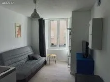 Studio à louer près de la Mairie