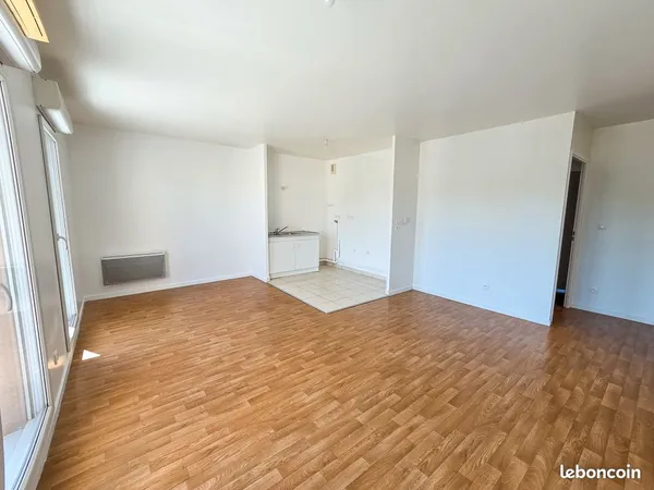 À vendre - Bel appartement 3 pièces lumineux, balcon, parking - Epinay-sur-Seine (5 allée du Saut du