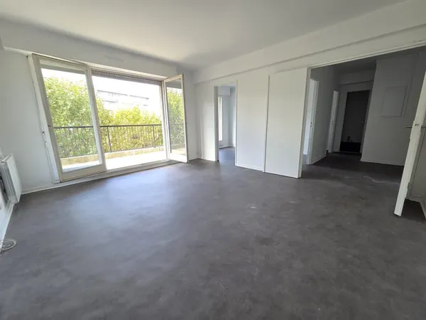 2 PIECES AVEC TERRASSE - PARKING EN SOUS-SOL ET CAVE - FACE