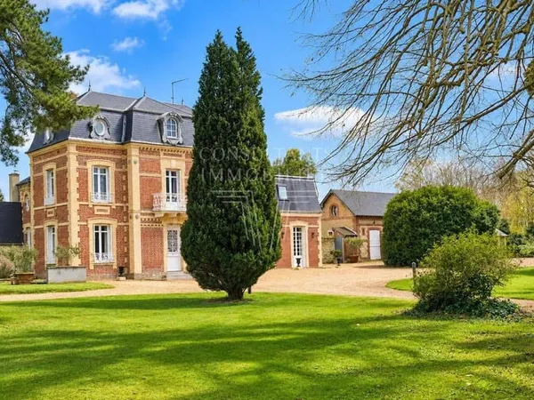 Maison 11 pièces 323 m²