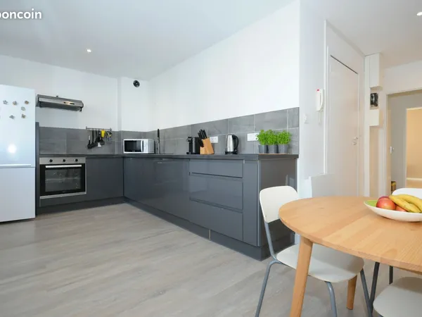 À vendre - Appartement T4 traversant, centre de Faverges