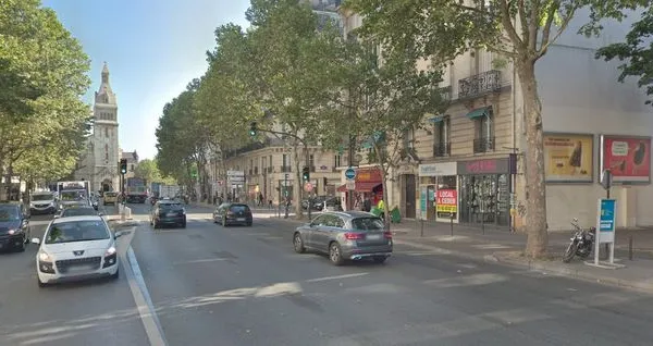 Local commercial 92 m² Paris