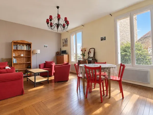 COLOMBES ! PETITE GARENNE | CHARME DE L'ANCIEN ! 2 PIÈCES DE 42 M² ! À DEUX PAS DE LA GARE