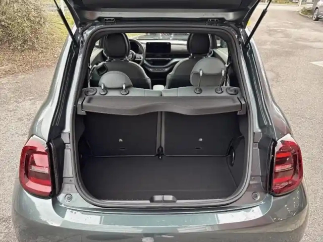 Fiat 500 e 118ch giorgio armani collectors edition my25 — photo 6