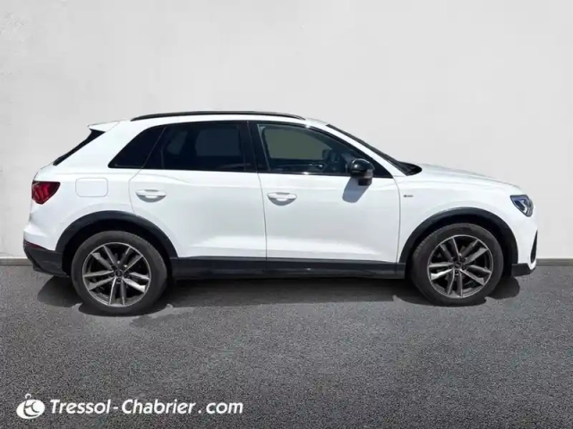 Audi Q3 35 tdi 150 ch s tronic 7 s line — photo 13